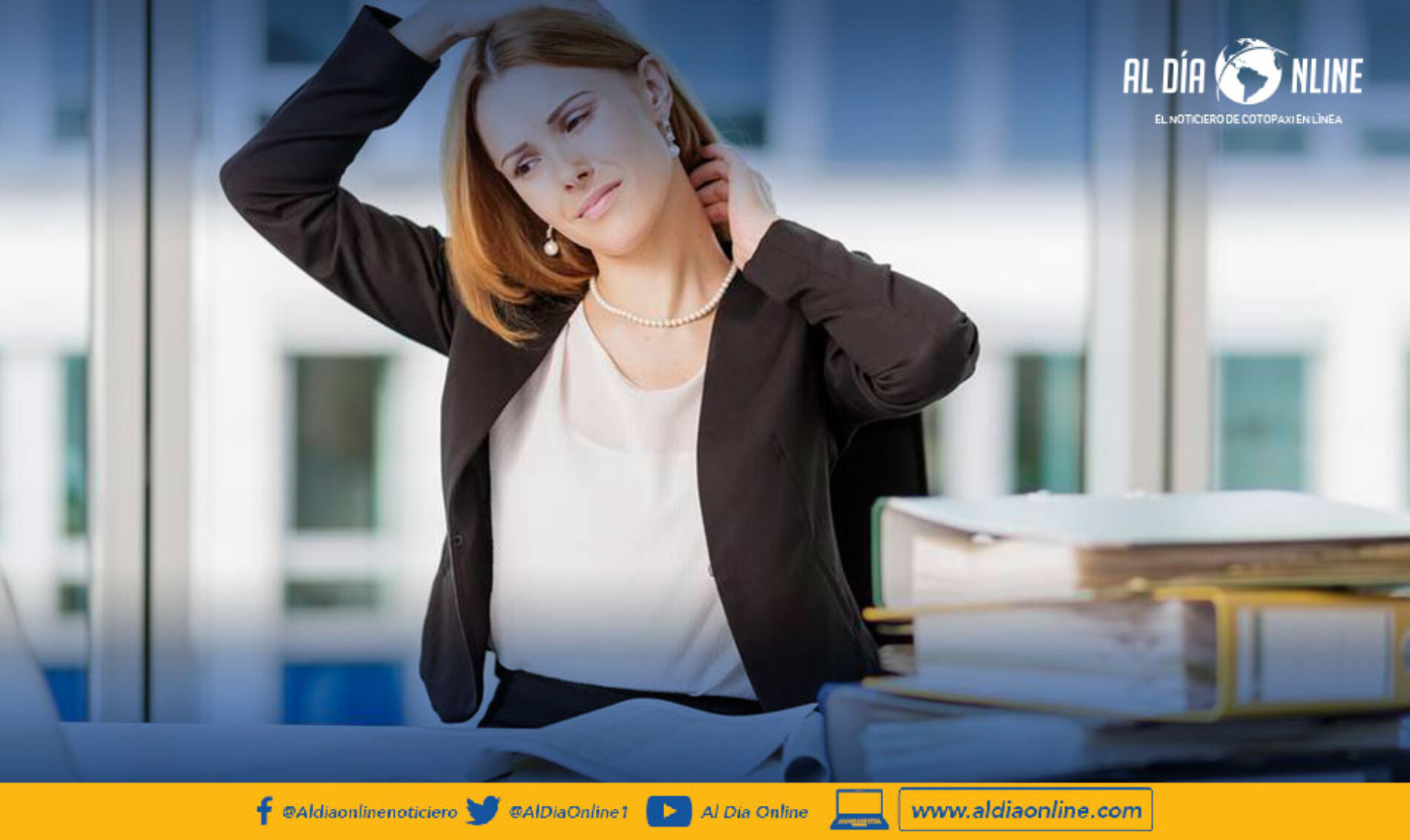 EJERCICIOS PARA ALIVIAR LA TENSIÓN EN LOS HOMBROS CUANDO ESTÉ FRENTE AL COMPUTADOR