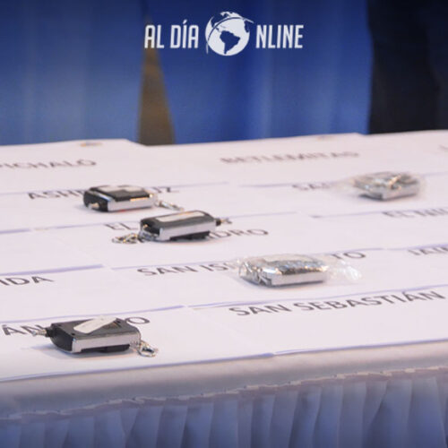 GAD. LATACUNGA ENTREGA 20  ALARMAS COMUNITARIAS A BARRIOS COMO PARTE DEL PLAN “MAS CERCA DE TI”,  CON PRESUPUESTO DE 1 MILLÓN 609 MIL DÓLARES.