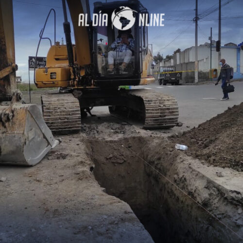 DIMAPAL DESARROLLA TRABAJOS DE TUBERÍAS DE ALCANTARILLADO EN INGRESO A PILACOTO (VIDEO)