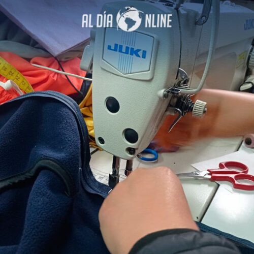 HABITANTES DE LAS PARROQUIAS RURALES DE LATACUNGA SE CAPACITAN EN LOS CENTROS ARTESANALES MUNICIPALES.