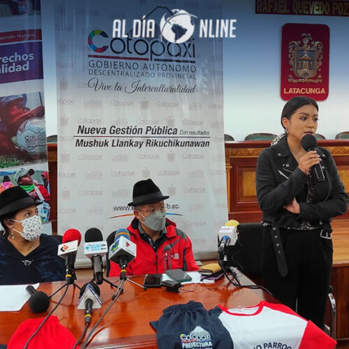 MÁS DE 2.000 NIÑOS Y NIÑAS DE 19 ESCUELAS DE FÚTBOL RECIBEN UNIFORMES DEL GAD PROVINCIAL DE COTOPAXI.(VIDEOS)