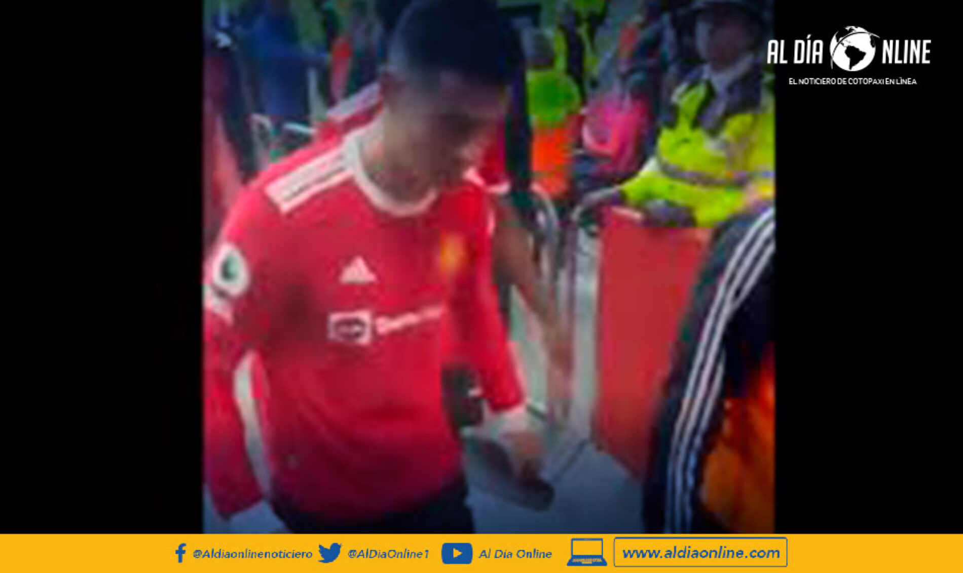 CRISTIANO RONALDO TIRA EL CELULAR DE UN HINCHA DEL EVENTO TRAS PERDER EL PARTIDO.