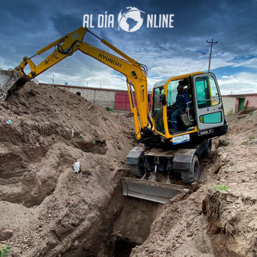 MUNICIPIO DE LATACUNGA INTERVINO LA RED DE ALCANTARILLADO EN LA AVENIDA MARCO AURELIO SUBÍA