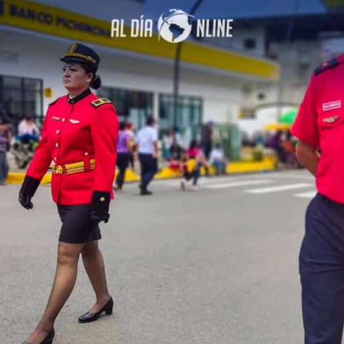 CUERPOS DE BOMBEROS DE LATACUNGA ESTUVIERON PRESENTES EN DÍA DE CANTONIZACIÓN DE LA MANÁ