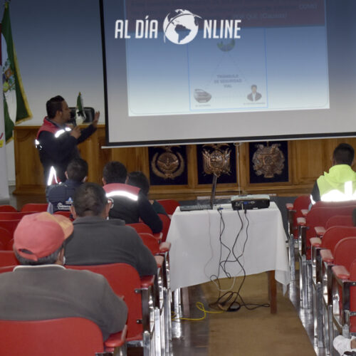 V JORNADA DE CAPACITACIÓN RECIBIERON CONDUCTORES DEL TRANSPORTE INTRACANTONAL EN SALCEDO (VIDEO)