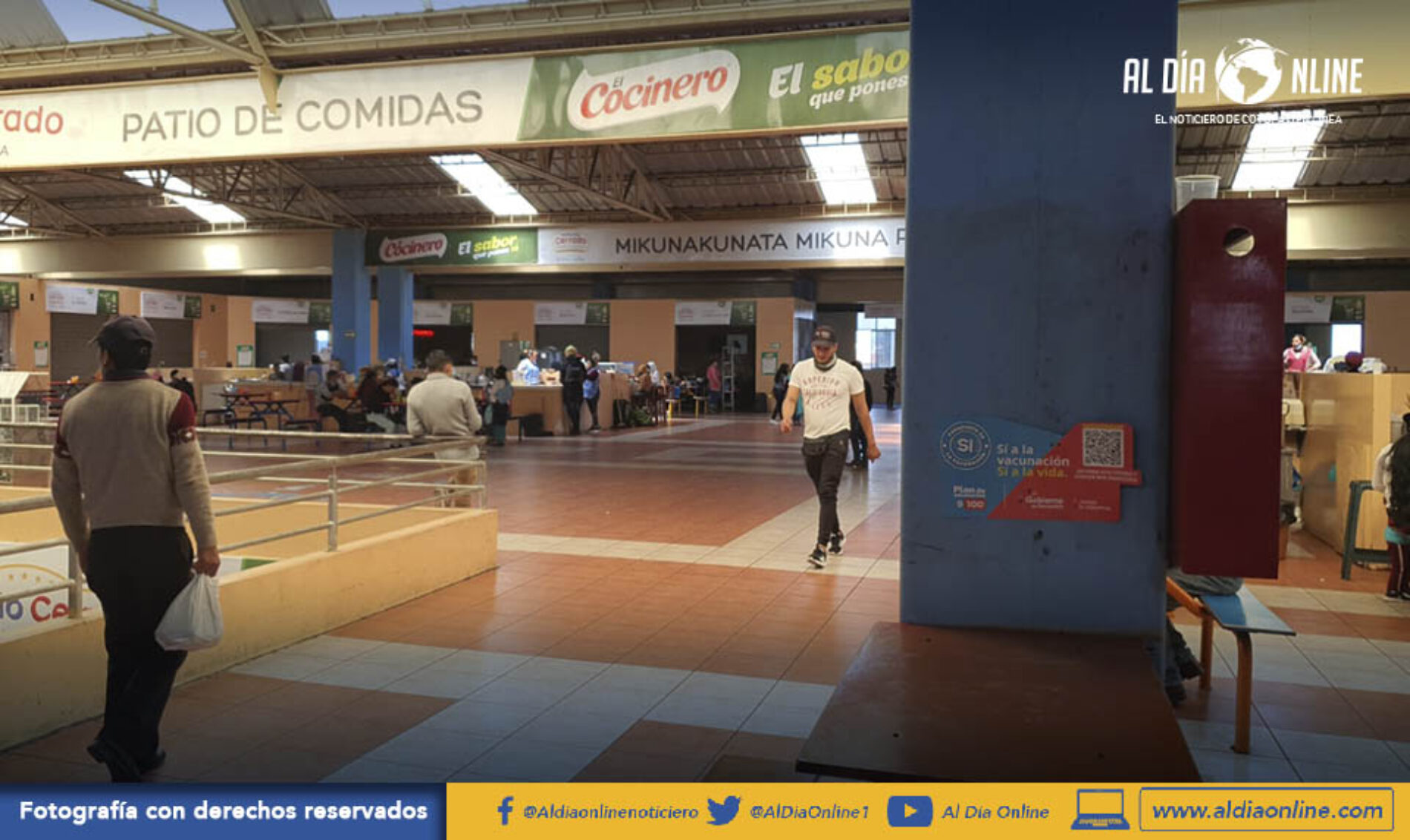 COMERCIO EN EL MERCADO CERRADO DE LATACUNGA SE VE IMPEDIDO POR EL INFORMALISMO. (VIDEOS)