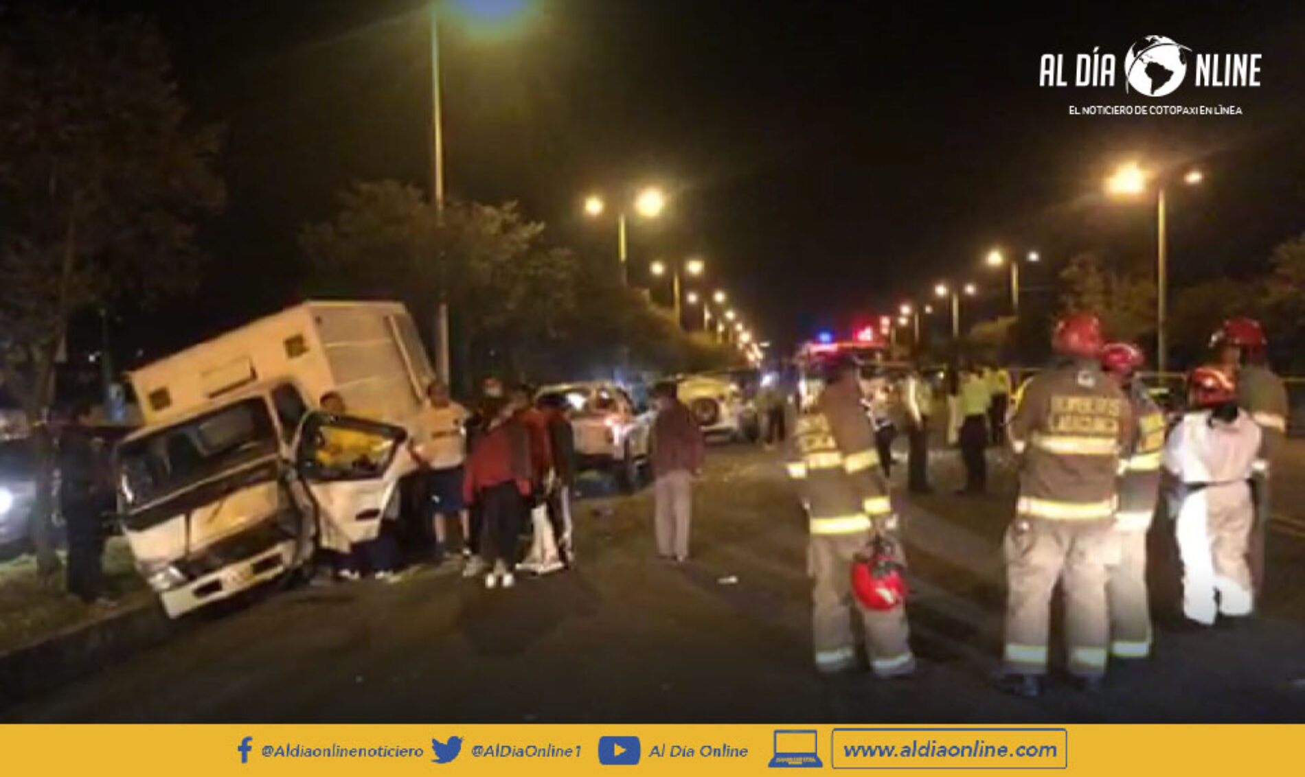 BOMBEROS LATACUNGA ACUDEN A ACCIDENTE DE TRÁNSITO EN EL SECTOR EL NIÁGARA CON DOS PERSONAS HERIDAS.