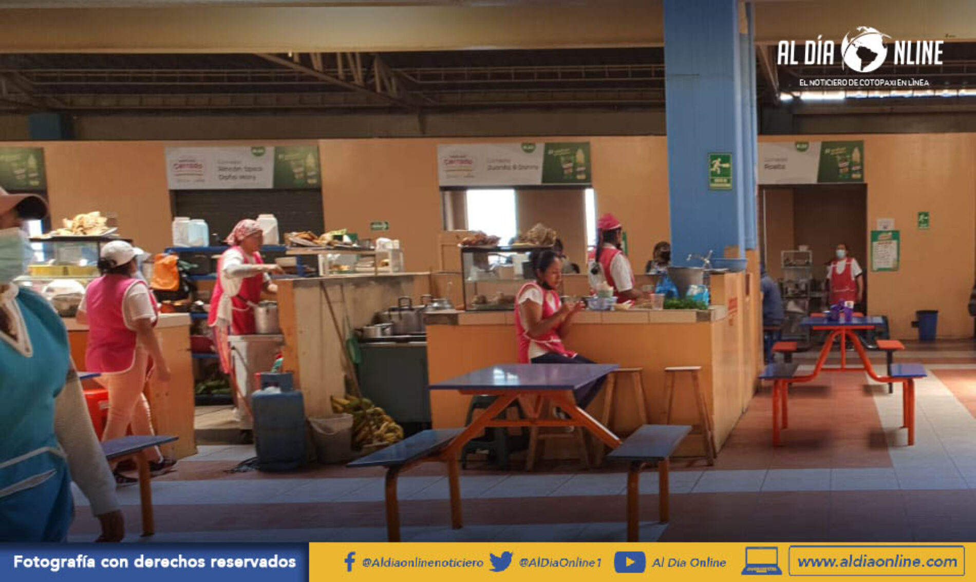 COMERCIO EN EL MERCADO CERRADO DE LATACUNGA SE VE IMPEDIDO POR EL INFORMALISMO. (VIDEOS)