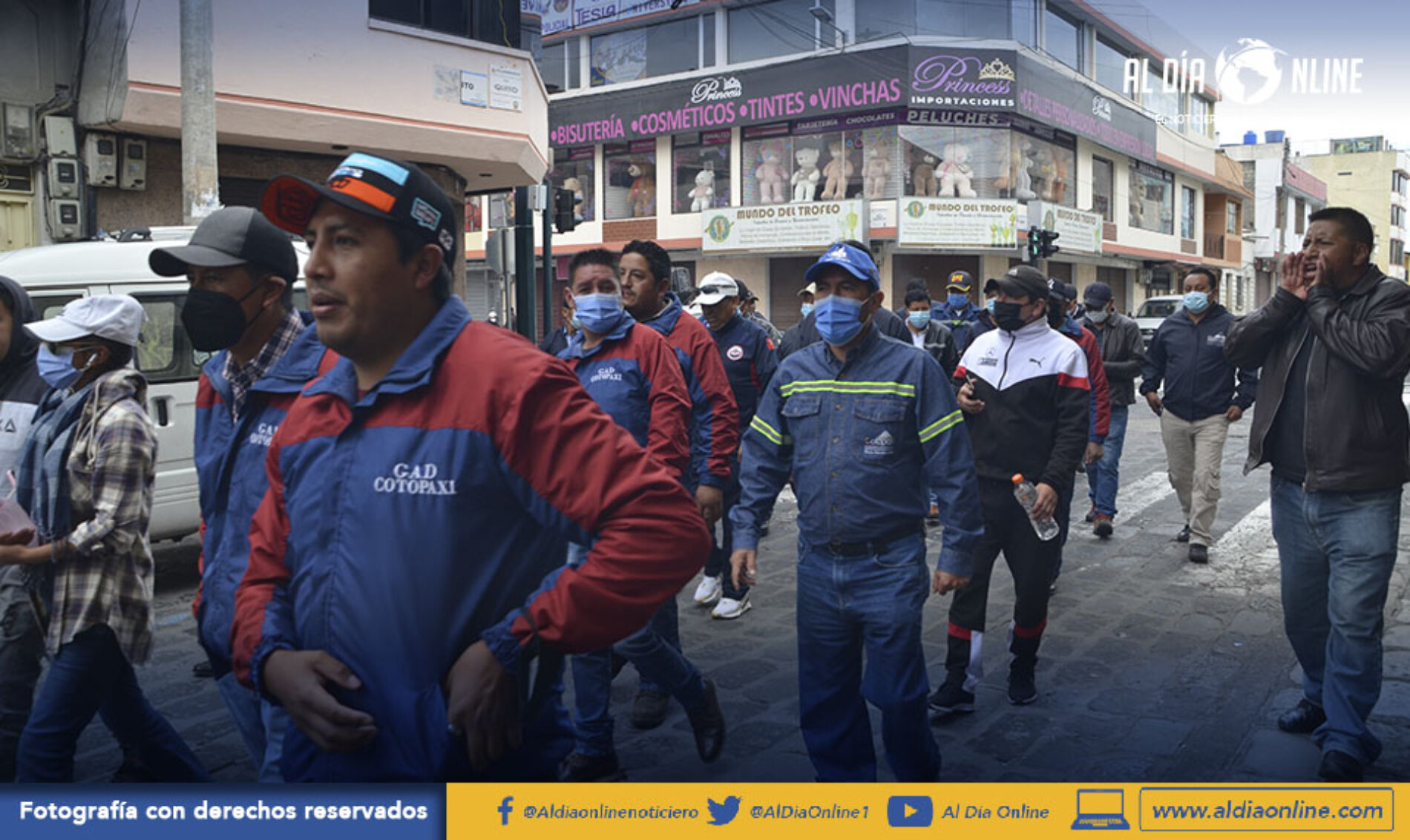 MAYO INICIÓ CON MOVILIZACIONES, 1000 PERSONAS FUERON PARTÍCIPES EN LATACUNGA. (VIDEO)