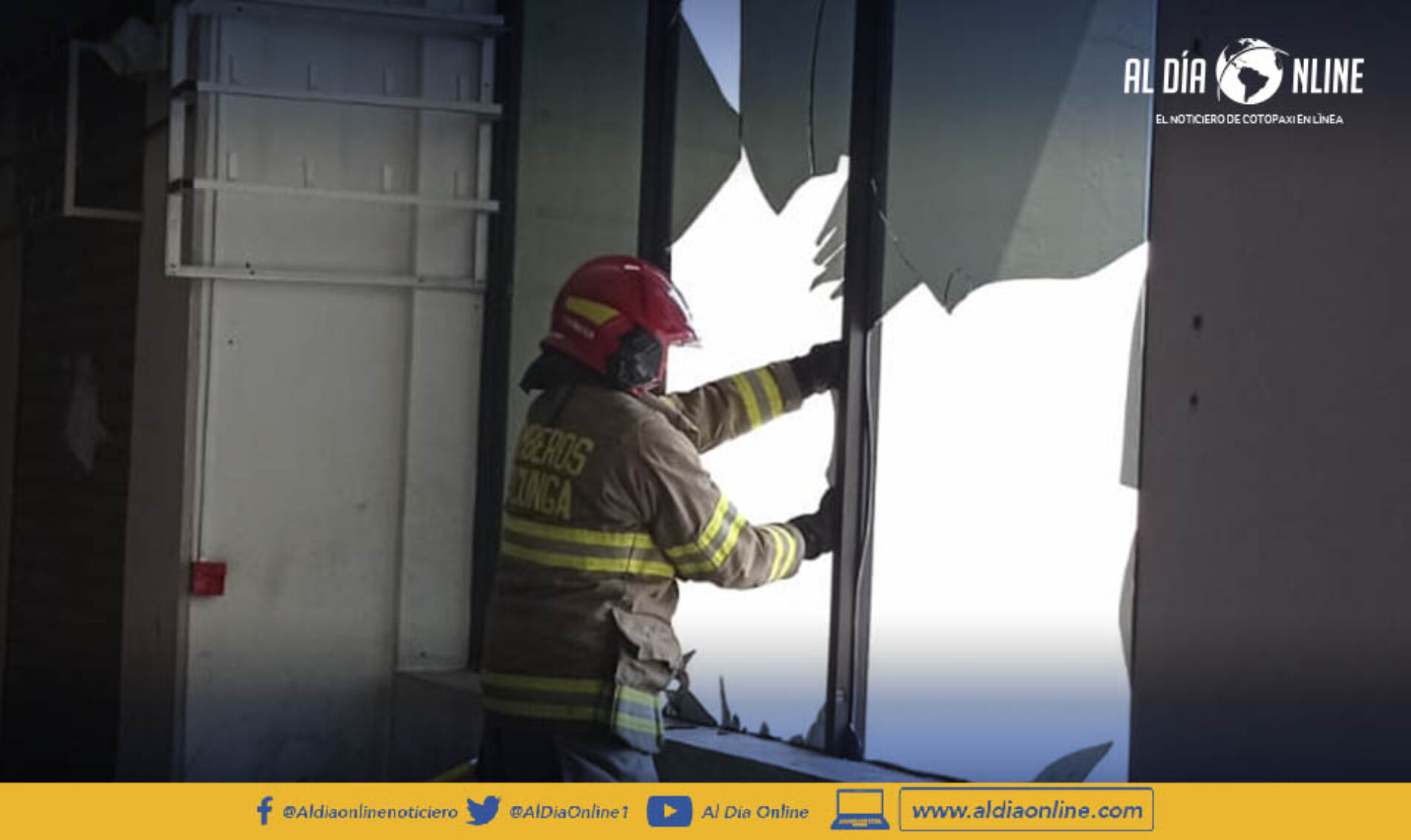 CUERPO DE BOMBEROS LATACUNGA COMENTA QUE SOBRECARGA ELÉCTRICA POSIBLE CAUSA DEL INCENDIO. (VIDEO)