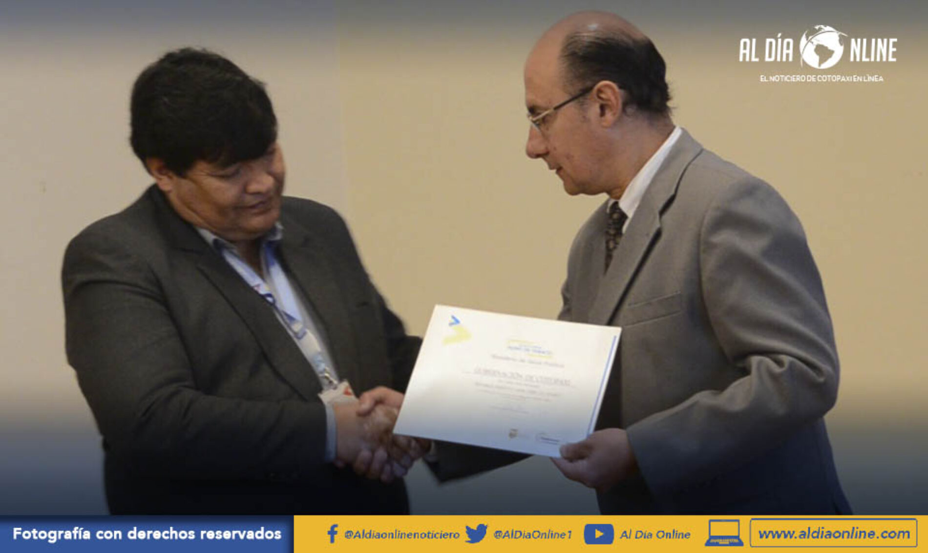 GOBERNACIÓN DE COTOPAXI, RECIBIÓ EL RECONOCIMIENTO COMO ESTABLECIMIENTO LIBRE DE HUMO. (VIDEO)