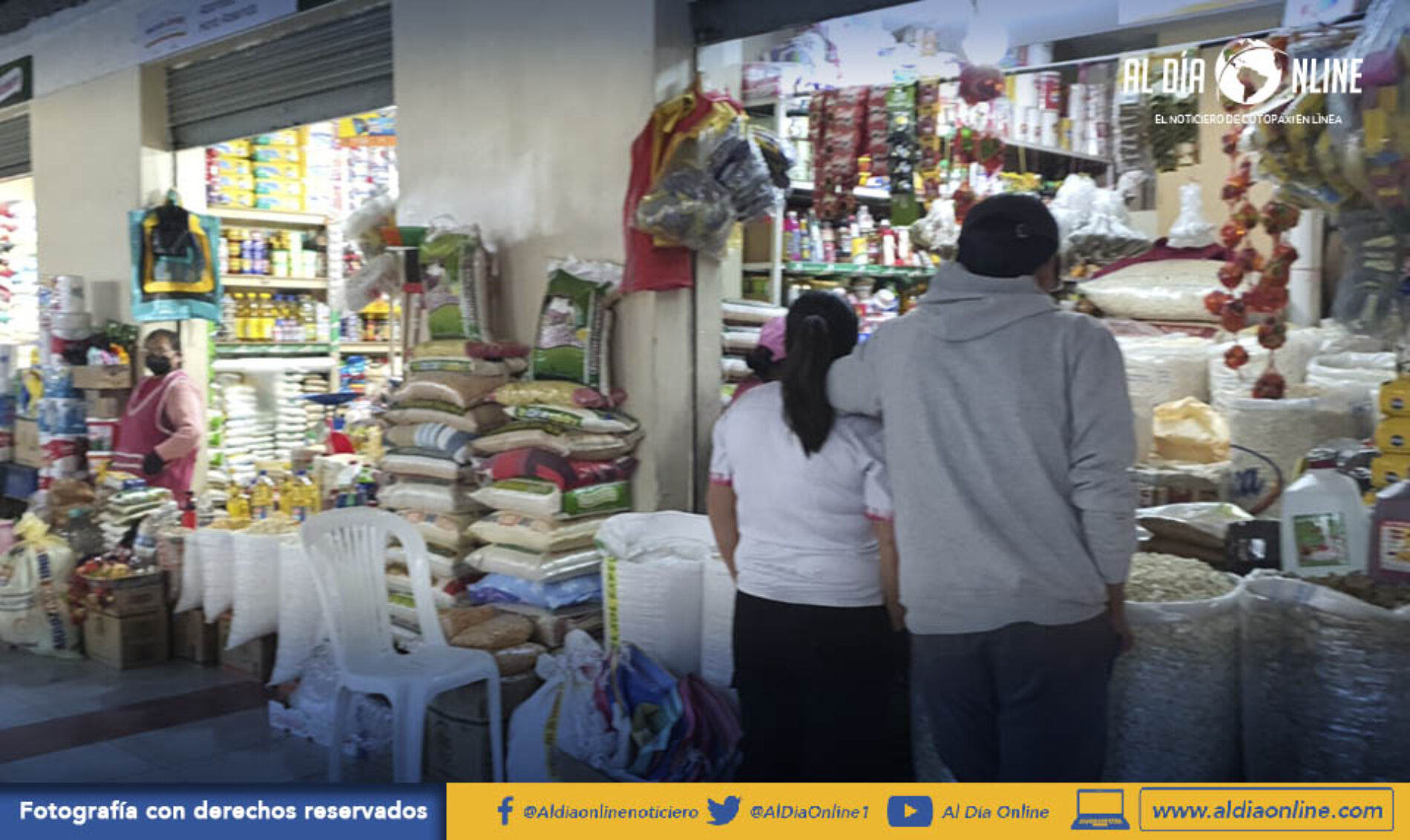 COMERCIO EN EL MERCADO CERRADO DE LATACUNGA SE VE IMPEDIDO POR EL INFORMALISMO. (VIDEOS)