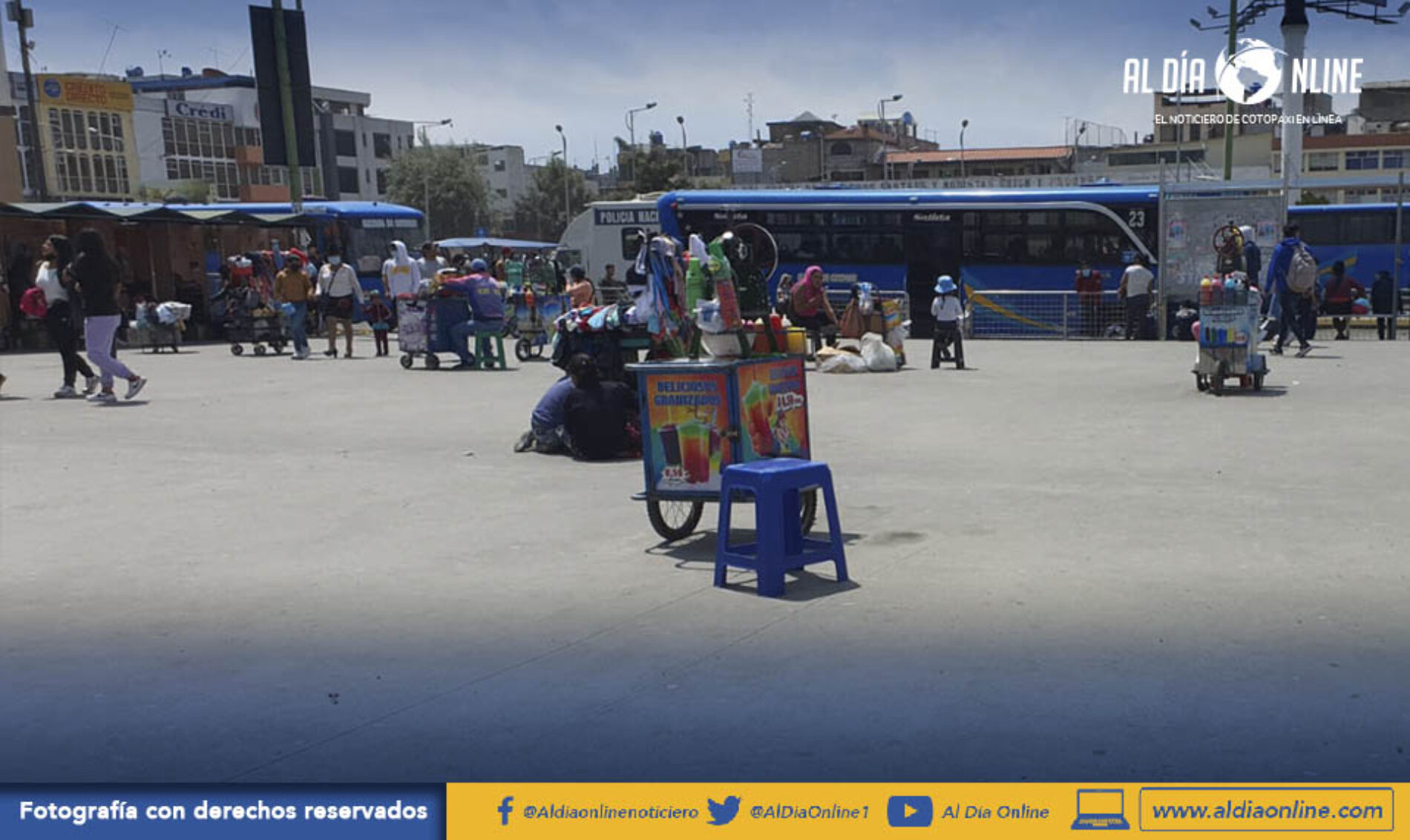 DISPUTA POR VENTAS COMERCIANTES INFORMALES AUMENTAN EN LATACUNGA. (VIDEO)