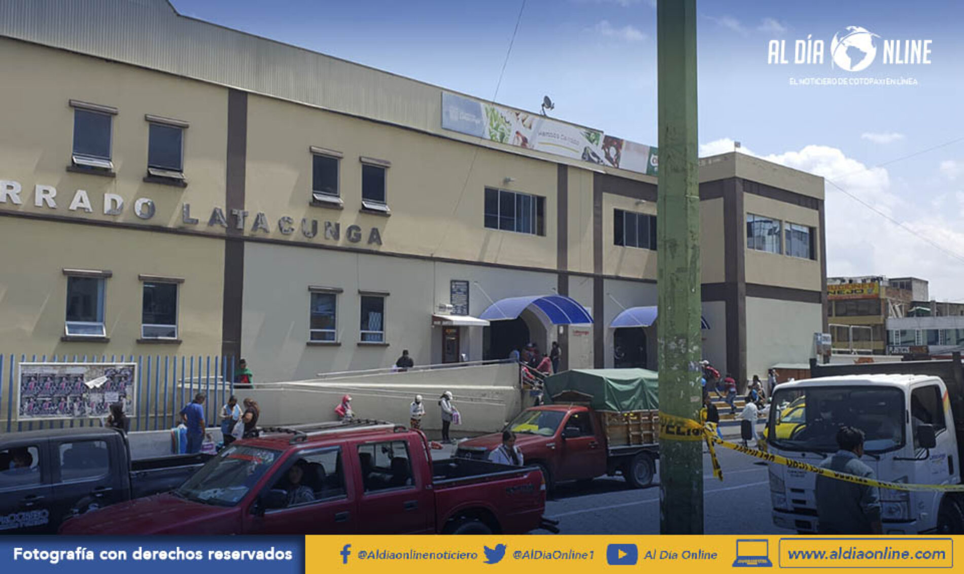 COMERCIO EN EL MERCADO CERRADO DE LATACUNGA SE VE IMPEDIDO POR EL INFORMALISMO. (VIDEOS)
