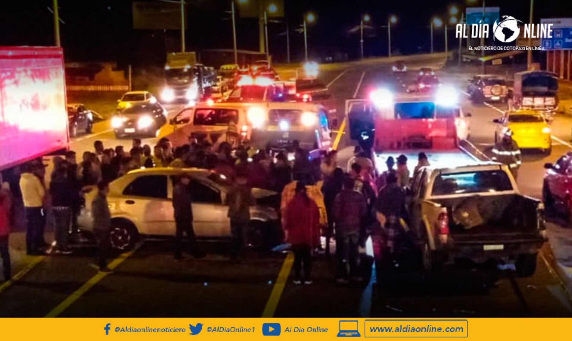 CUERPO DE BOMBEROS DE LATACUNGA ASISITIÓ  ACCIDENTE DE TRÁNSITO A LA ALTURA DEL INTERCAMBIADOR DE PUJILÍ.