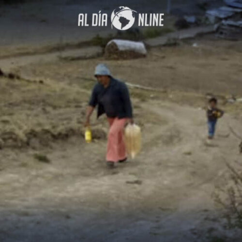 BARRIO COLATOA EN LATACUNGA RECLAMAN ATENCIÓN A VÍAS EN TOTAL DESCUIDO DE LAS AUTORIDADES. (VIDEO)