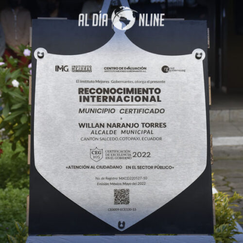 ALCALDE DE SALCEDO RETOMA SUS FUNCIONES PORTANDO UN RECONOCIMIENTO INTERNACIONAL