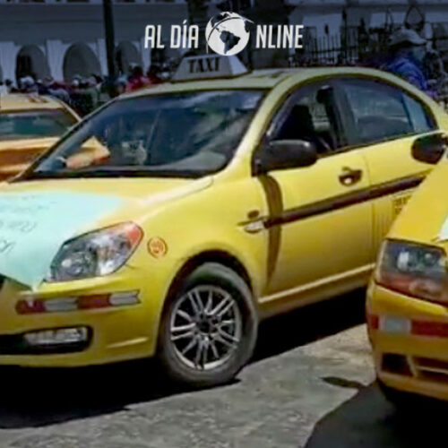 TAXIS DE COTOPAXI SE UNEN A MOVILIZACIONES Y EXIGEN COSTO DE GASOLINA EXTA A $2,10 (VIDEO)