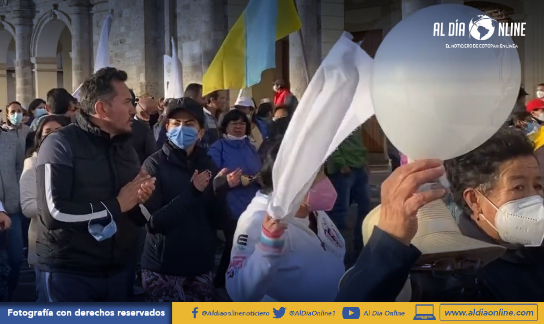 LATACUNGA VIVIÓ MARCHAS Y CONTRA MARCHAS EN EL DÉCIMO DÍA DE MOVILIZACIONES (VIDEO)