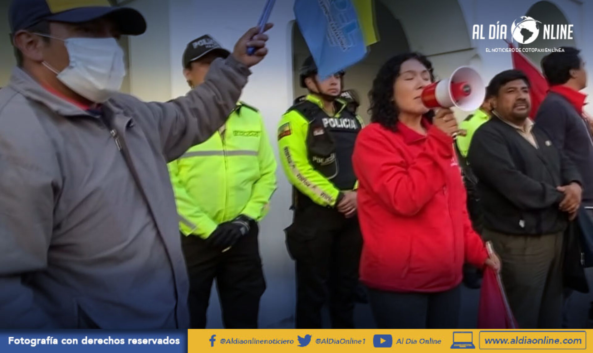 LATACUNGA VIVIÓ MARCHAS Y CONTRA MARCHAS EN EL DÉCIMO DÍA DE MOVILIZACIONES (VIDEO)