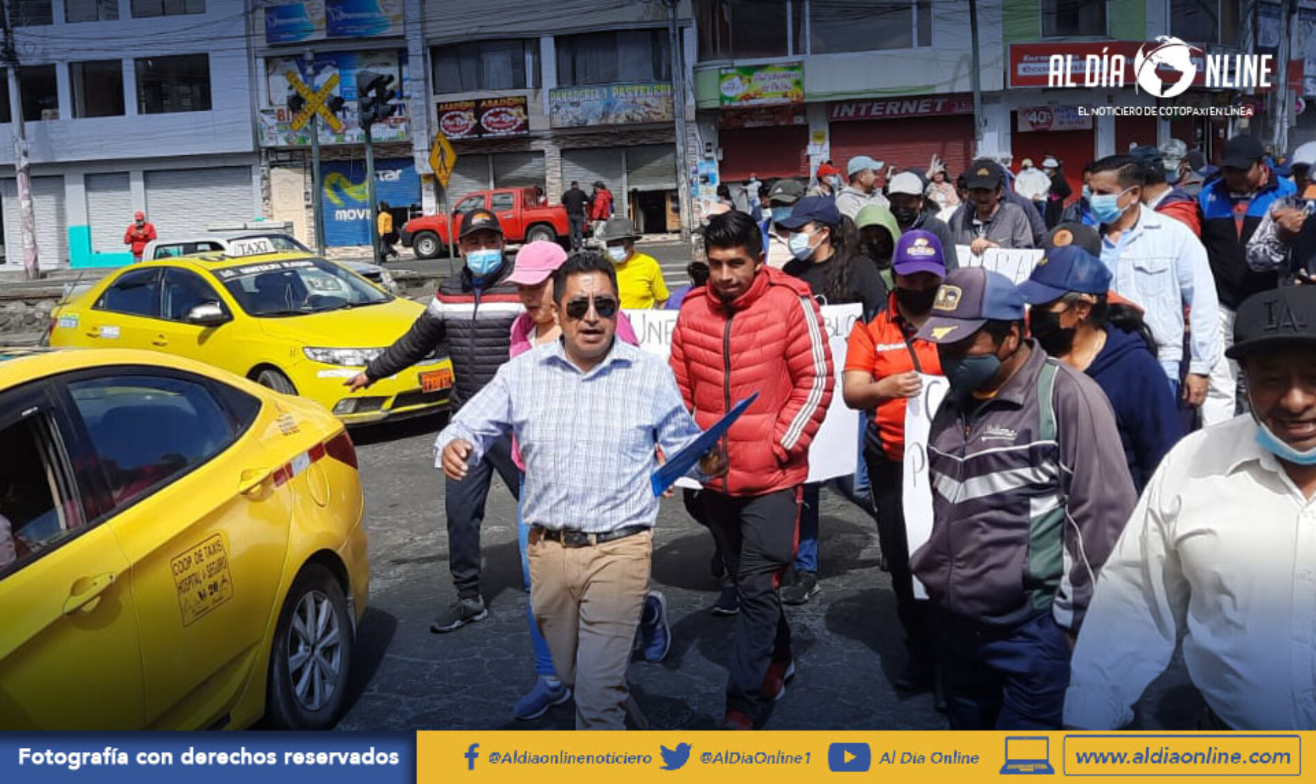TRANSPORTISTAS URBANOS SE SUMAN A LAS MANIFESTACIONES, EXIGEN AL GOBIERNO SE DÉ OÍDO A SUS PETICIONES.