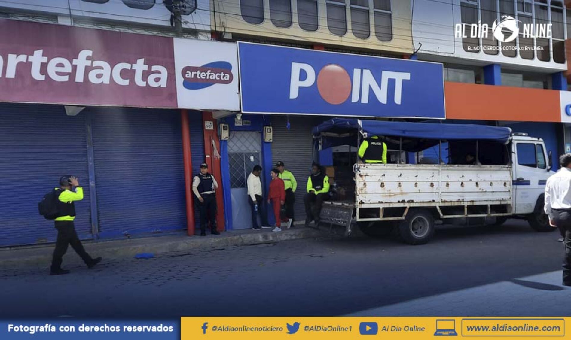 PATRULLAJE CONSTANTE REALIZAN MIEMBROS POLICIALES EN LATACUNGA (VIDEO)