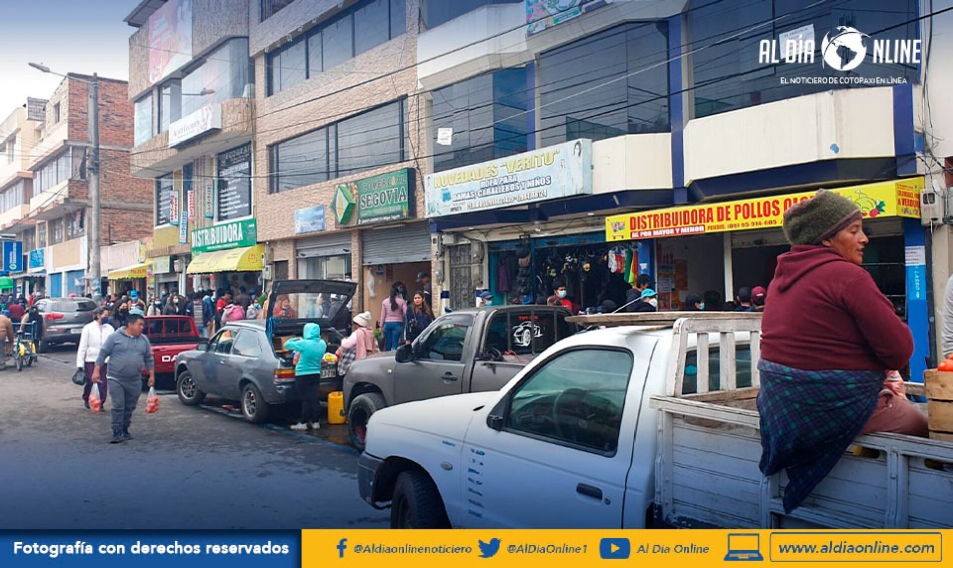 FERIA IMPROVISADA SE REALIZÓ EN LA AVENIDA AMAZONAS. (VIDEO)