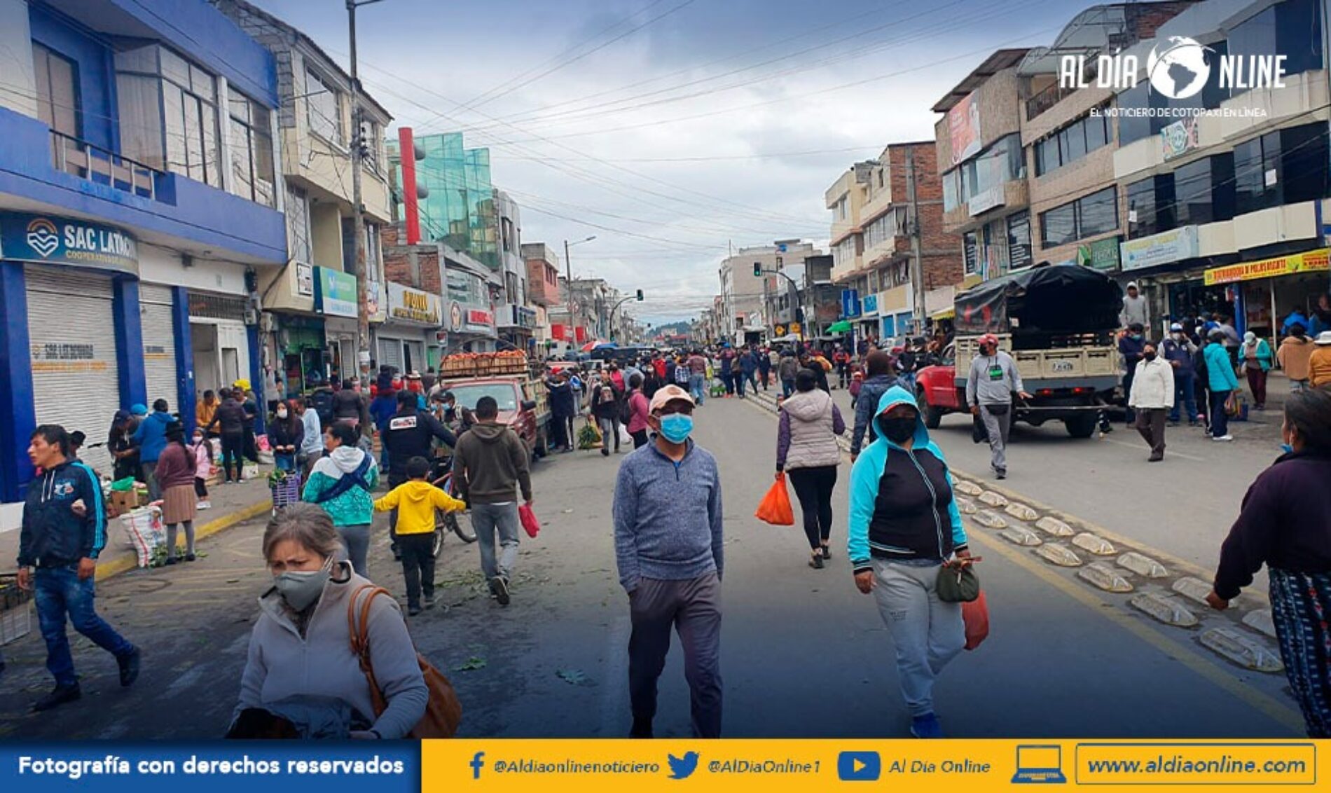 FERIA IMPROVISADA SE REALIZÓ EN LA AVENIDA AMAZONAS. (VIDEO)