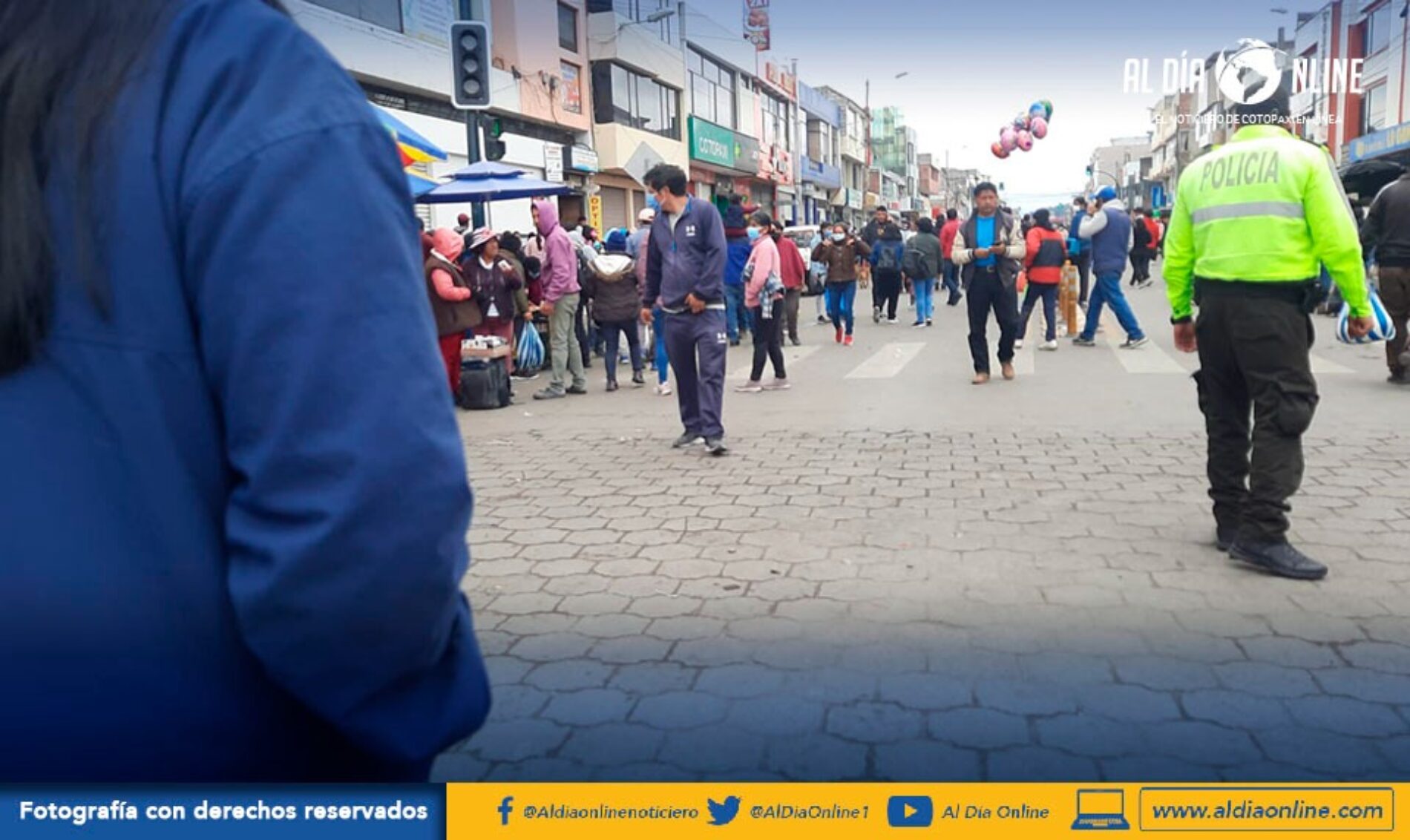 FERIA IMPROVISADA SE REALIZÓ EN LA AVENIDA AMAZONAS. (VIDEO)