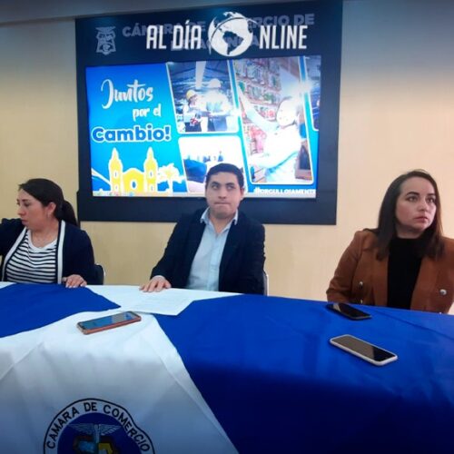 COMERCIANTES DE LATACUNGA SOLICITAN A AUTORIDADES GARANTÍAS PARA ABRIR SUS NEGOCIOS. (VIDEO)