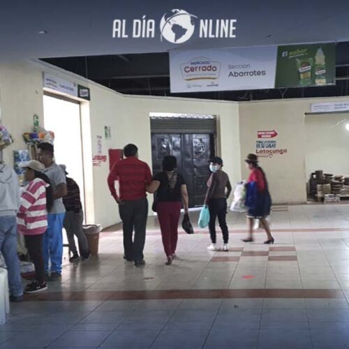 PLAZAS Y MERCADOS DE LATACUNGA RETOMAN ACTIVIDADES CON POCOS PRODUCTOS. (VIDEO)
