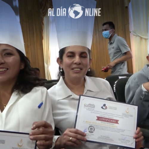 PATRONATO PROVINCIAL DE COTOPAXI ENTREGÓ A 34 ESTUDIANTES CERTIFICACIÓN EN BELLEZA Y GASTRONOMÍA  (VIDEO)