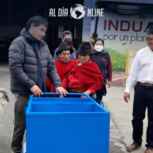 EMPRESA INDUSTRIAL INDUCE HIZO ENTREGA COCHE RODANTE A HIJA DE BALTAZAR USHCA (HILERO DEL CHIMBORAZO) (VIDEO)