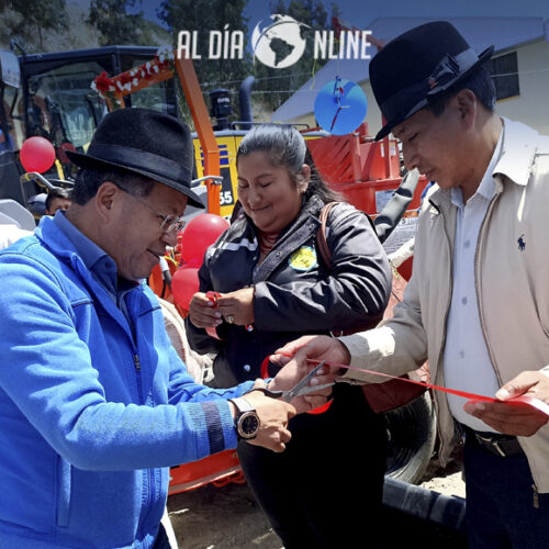 JORGE GUAMÁN ENTREGA ÚLTIMO LOTE DE MAQUINARIA PESADA VALORADA EN 823 MIL DÓLARES  (VIDEO)