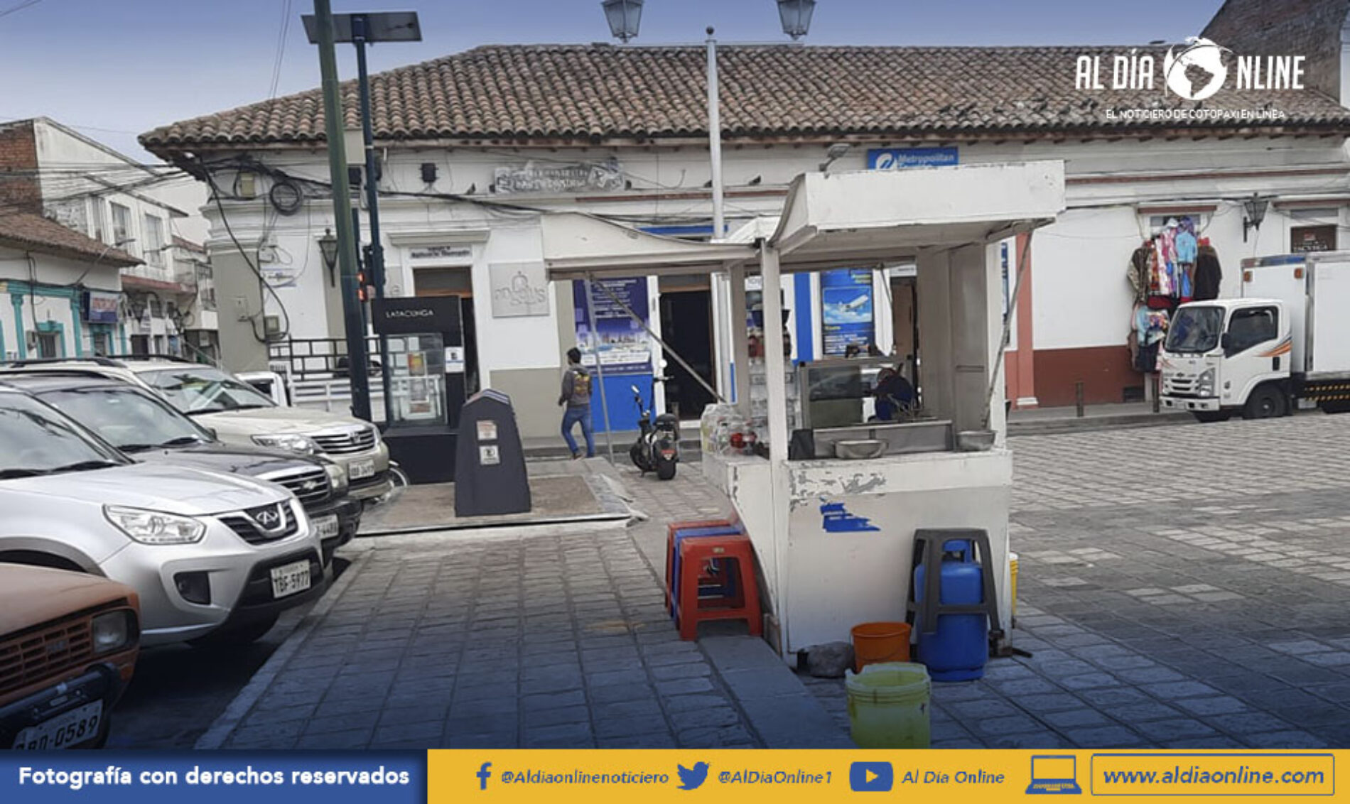 COMISARÍA MUNICIPAL CONTROLA COMERCIO INFORMAL EN UNIDADES EDUCATIVAS. (VIDEO)