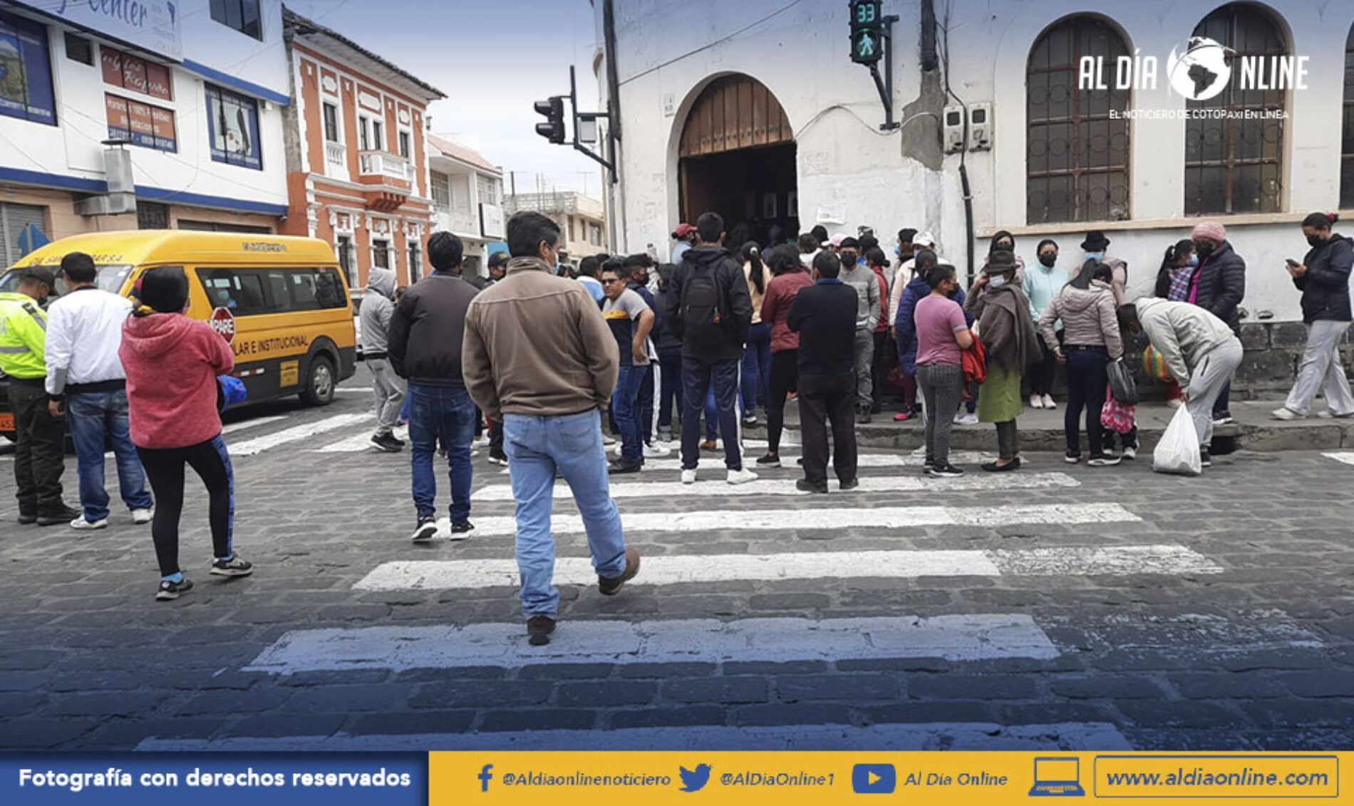 COMISARÍA MUNICIPAL CONTROLA COMERCIO INFORMAL EN UNIDADES EDUCATIVAS. (VIDEO)