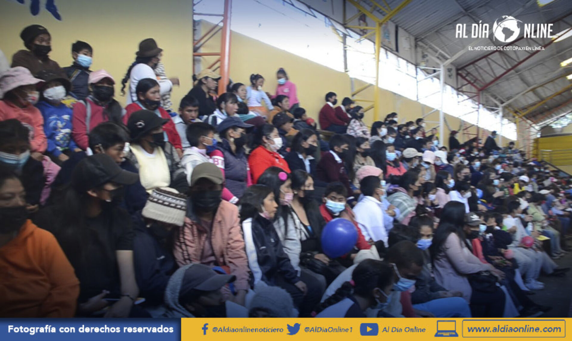 DISTRITO DE EDUCACIÓN LATACUNGA ENTREGÓ KTS ESCOLARES A NIÑOS DE ESCASOS RECURSOS. (VIDEO)