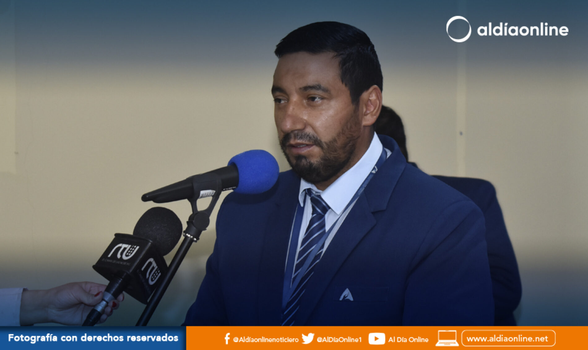 REINA Y CORTE DE HONOR DEL CANTÓN PUJILÍ, RECIBIERON PREMIOS POR PARTE DE COAC AMBATO (VIDEO)