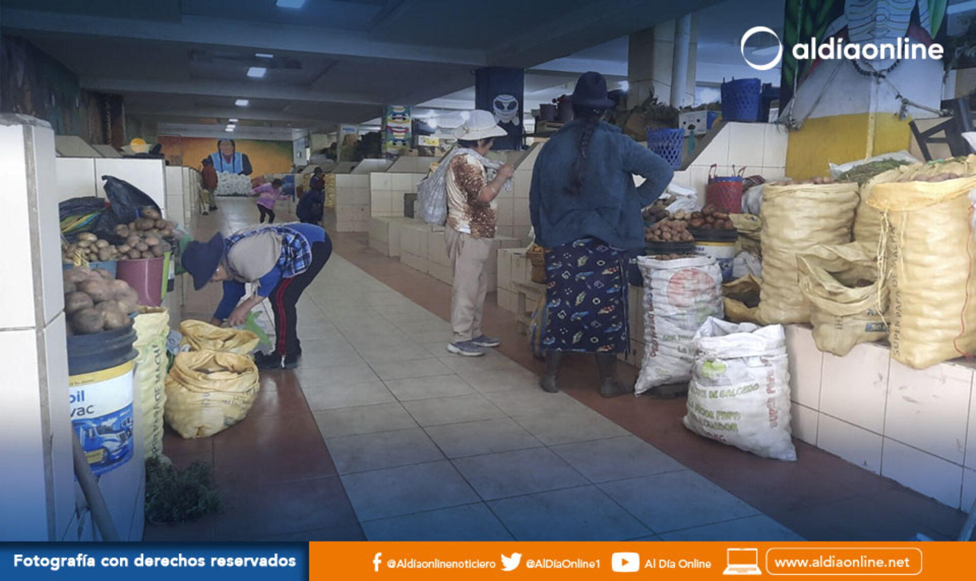 MERCADO CERRADO LATACUNGA TRABAJARÁ PARA CONTROLAR INFORMALISMO DURANTE FERIADO. (VIDEO)