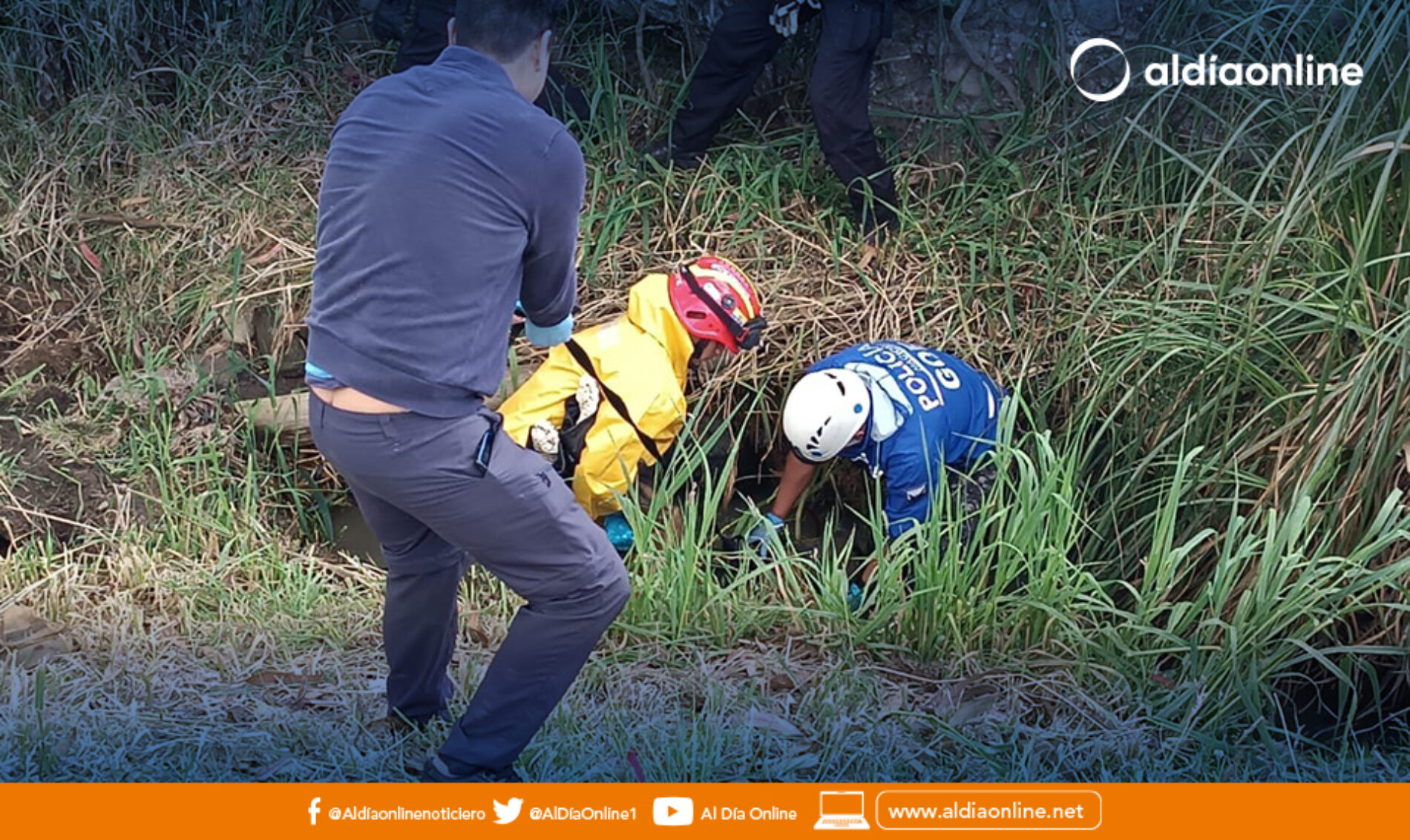 PERSONA FALLECIDA EN EL SECTOR DE PASTOCALLE ES RECUPERADA POR EL CUERPO DE BOMBEROS DE LATACUNGA.