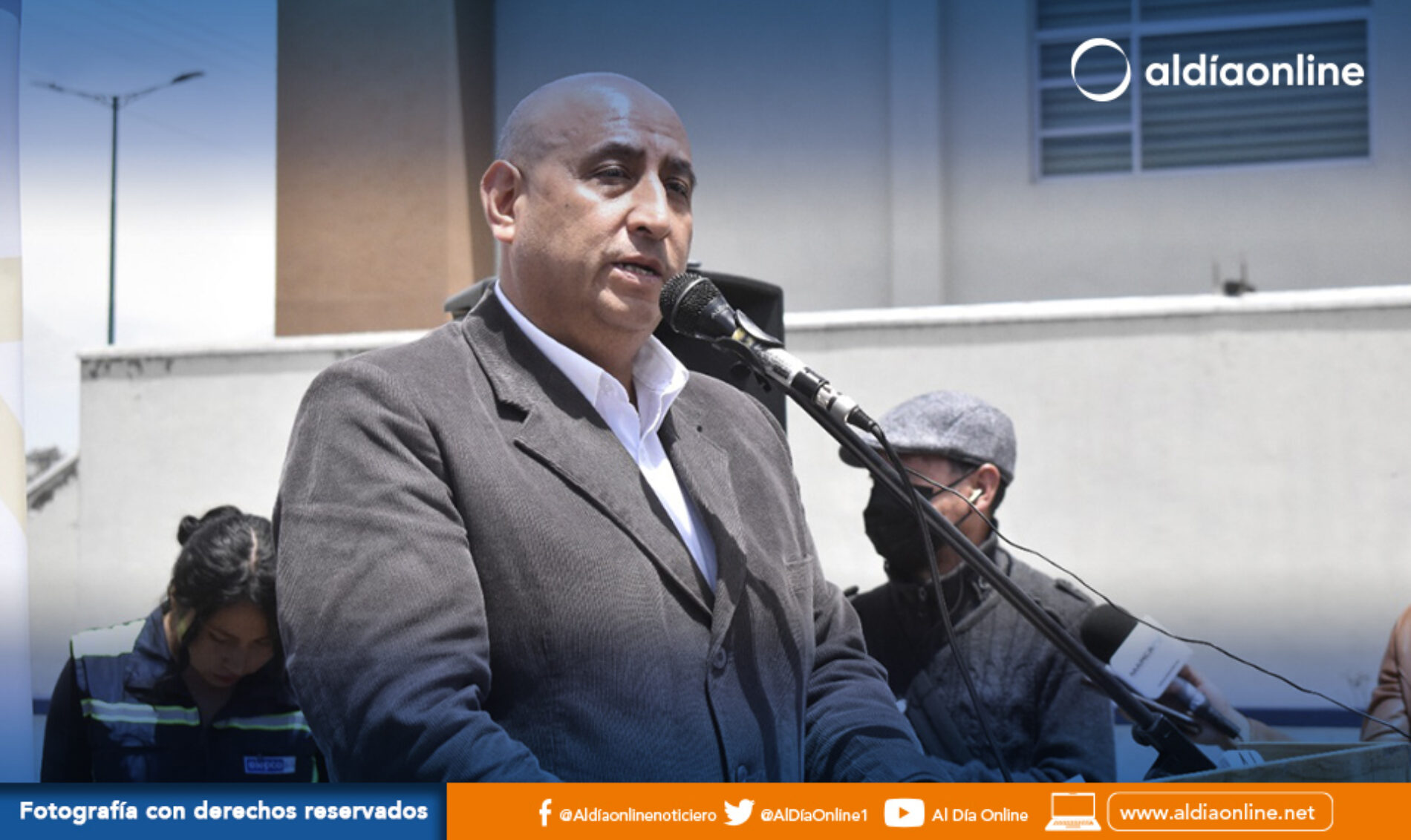 ELEPCO S.A ENTREGÓ OBRA DE ALUMBRADO PÚBLICO AL INGRESO NORTE DE LATACUNGA.(VIDEOS)