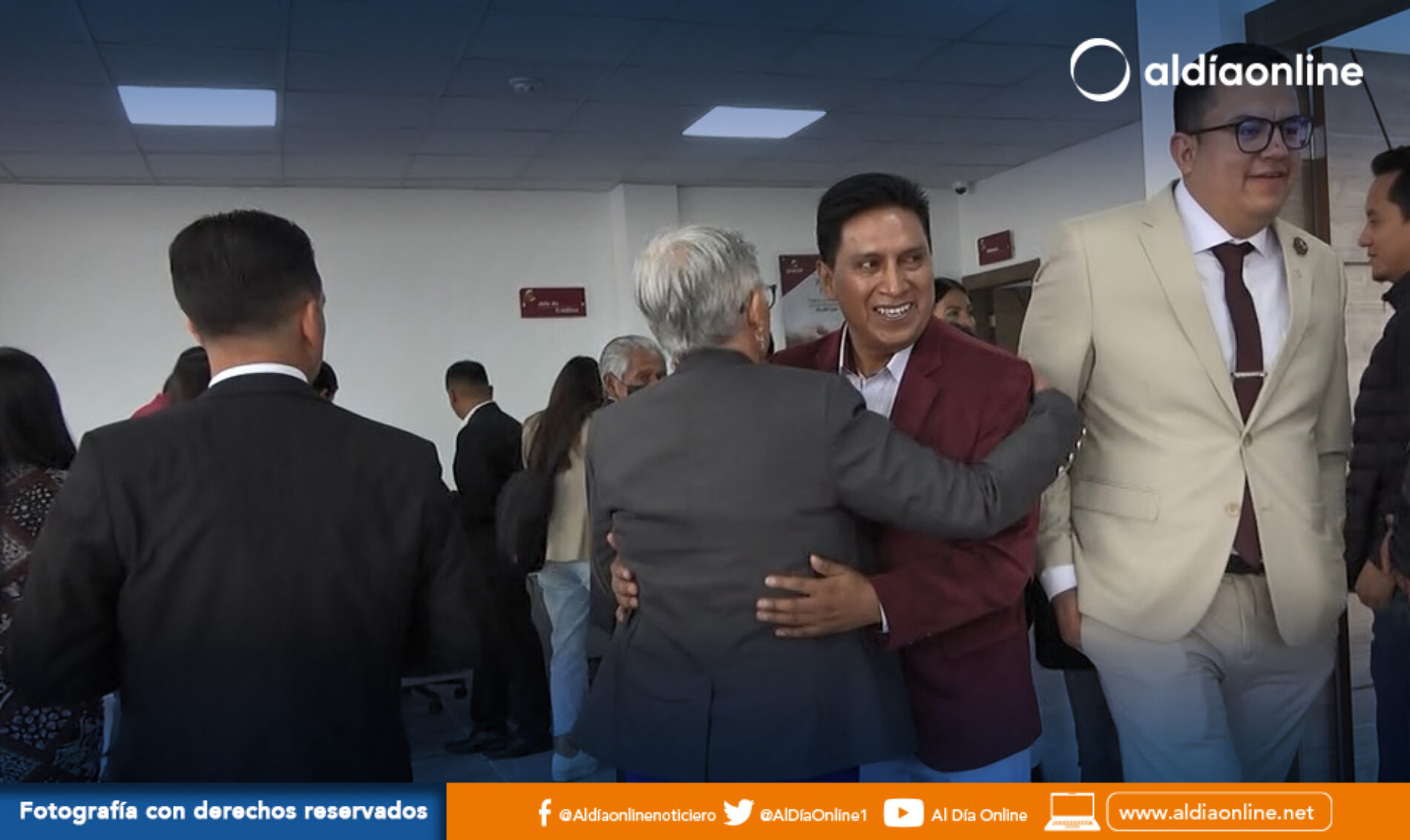 APERTURA DE LA NUEVA AGENCIA DE AHORRO Y CRÉDITO CRECER LTDA. EN LATACUNGA.(VIDEO)