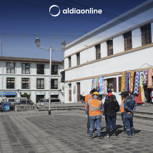 DIRECCIÓN DE OBRAS PÚBLICAS DE LATACUNGA ATENDIÓ INCIDENTE DE POSTE ORNAMENTAL EN SANTO DOMINGO. (VIDEO)
