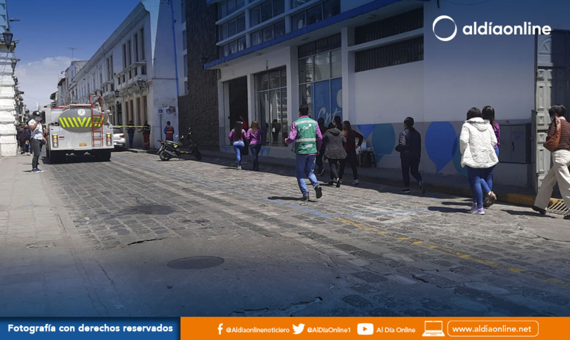 SIMULACRO ANTI INCENDIOS Y DE AMENAZA DE BOMBA DESARROLLÓ LA AGENCIA CNT DE LATACUNGA. (VIDEO)