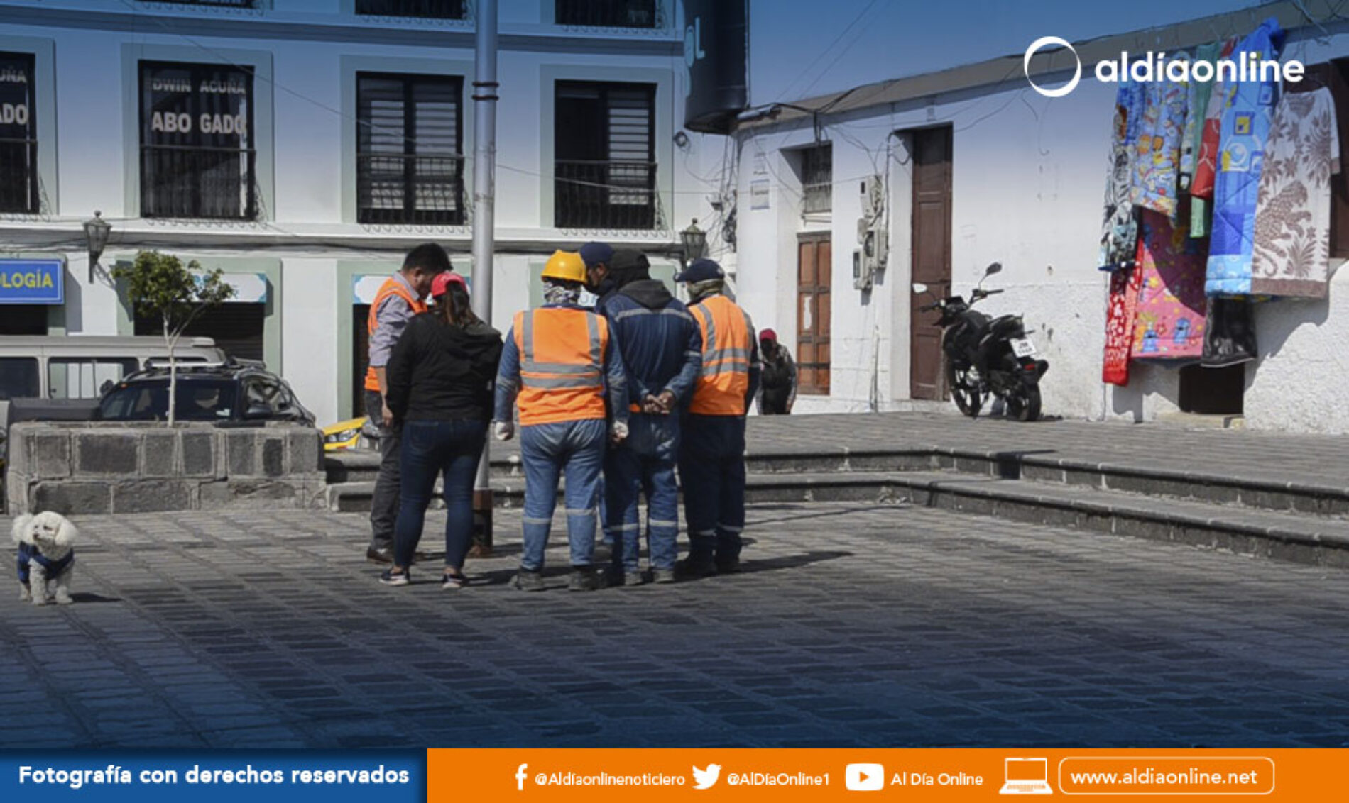 DIRECCIÓN DE OBRAS PÚBLICAS DE LATACUNGA ATENDIÓ INCIDENTE DE POSTE ORNAMENTAL EN SANTO DOMINGO. (VIDEO)