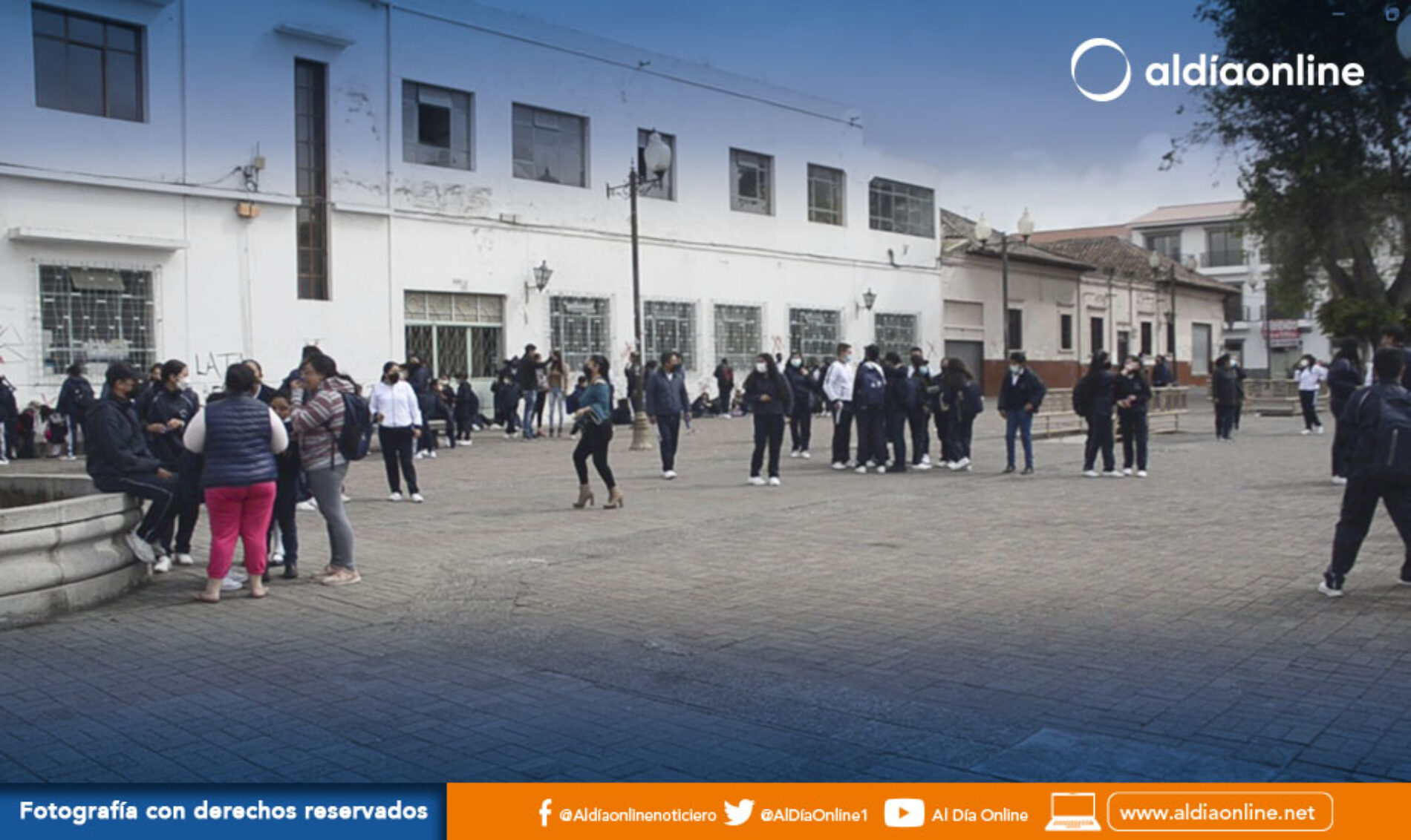 UNIDAD EDUCATIVA LA INMACULADA SUSPENDIÓ CLASES POR MEDIDA DE SEGURIDAD POR POSIBLE BOMBA. (VIDEO)