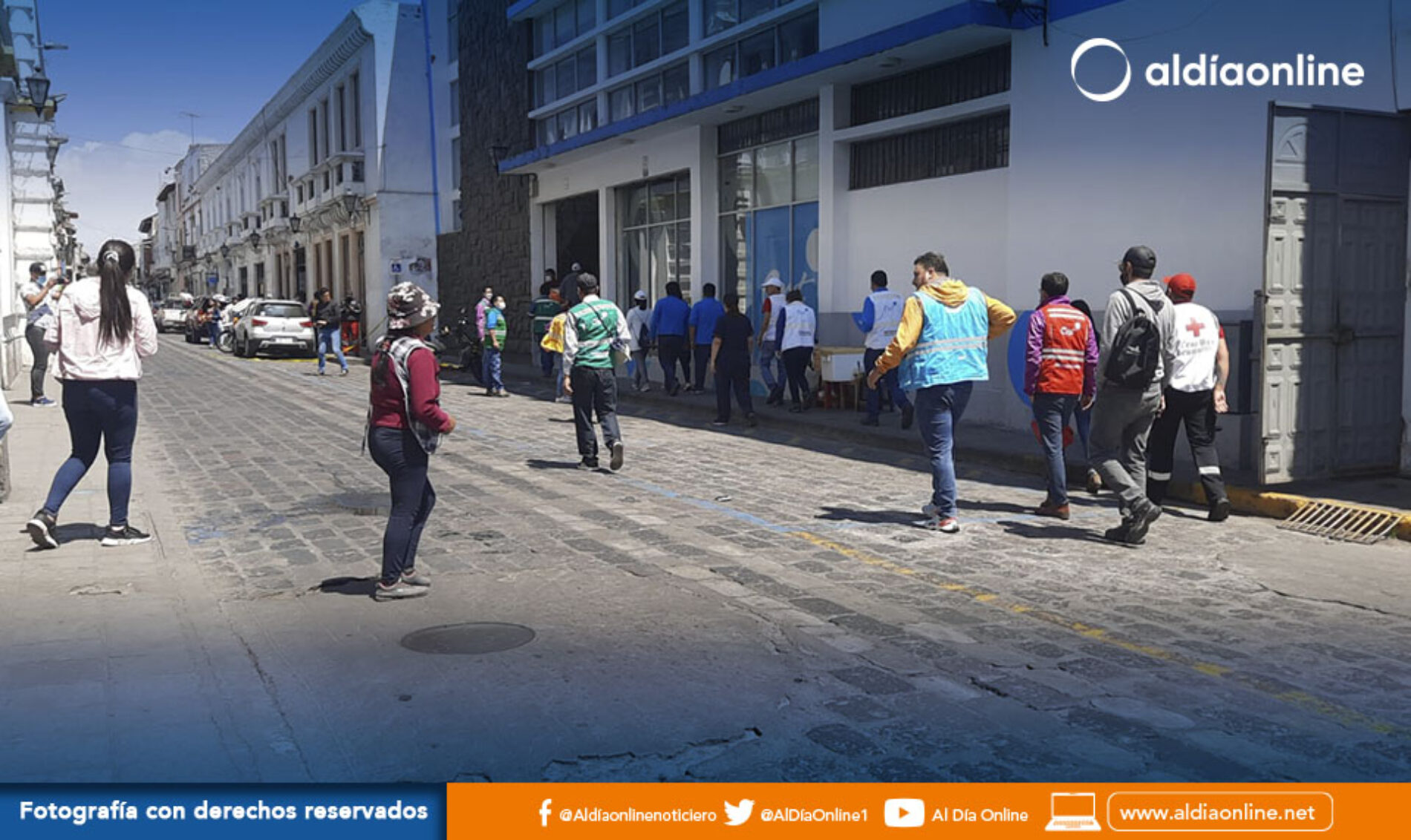 SIMULACRO ANTI INCENDIOS Y DE AMENAZA DE BOMBA DESARROLLÓ LA AGENCIA CNT DE LATACUNGA. (VIDEO)