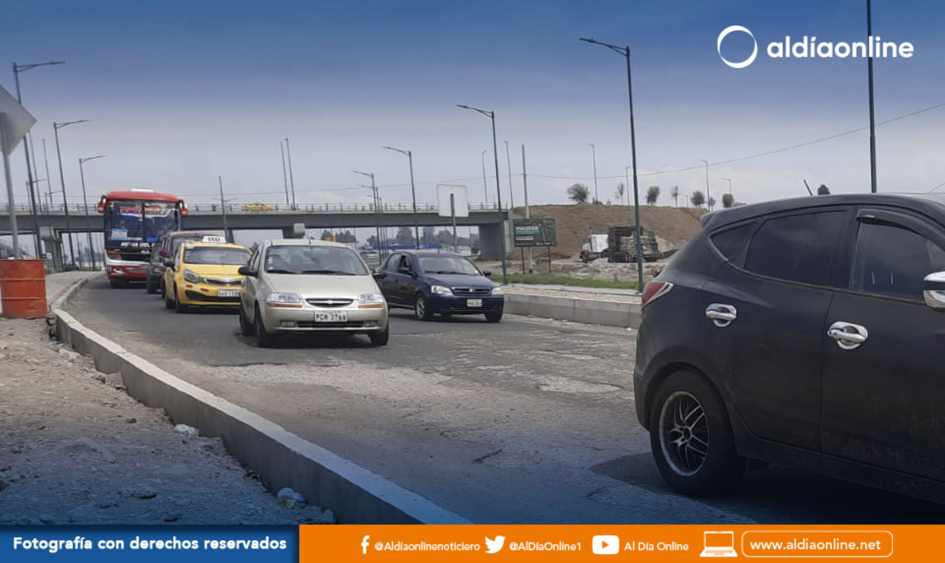 EXISTE PREOCUPACIÓN EN MARCELO JEREZ EDIL DE LATACUNGA, DEBIDO AL ABANDONO DEL INGRESO NORTE. (VIDEO)