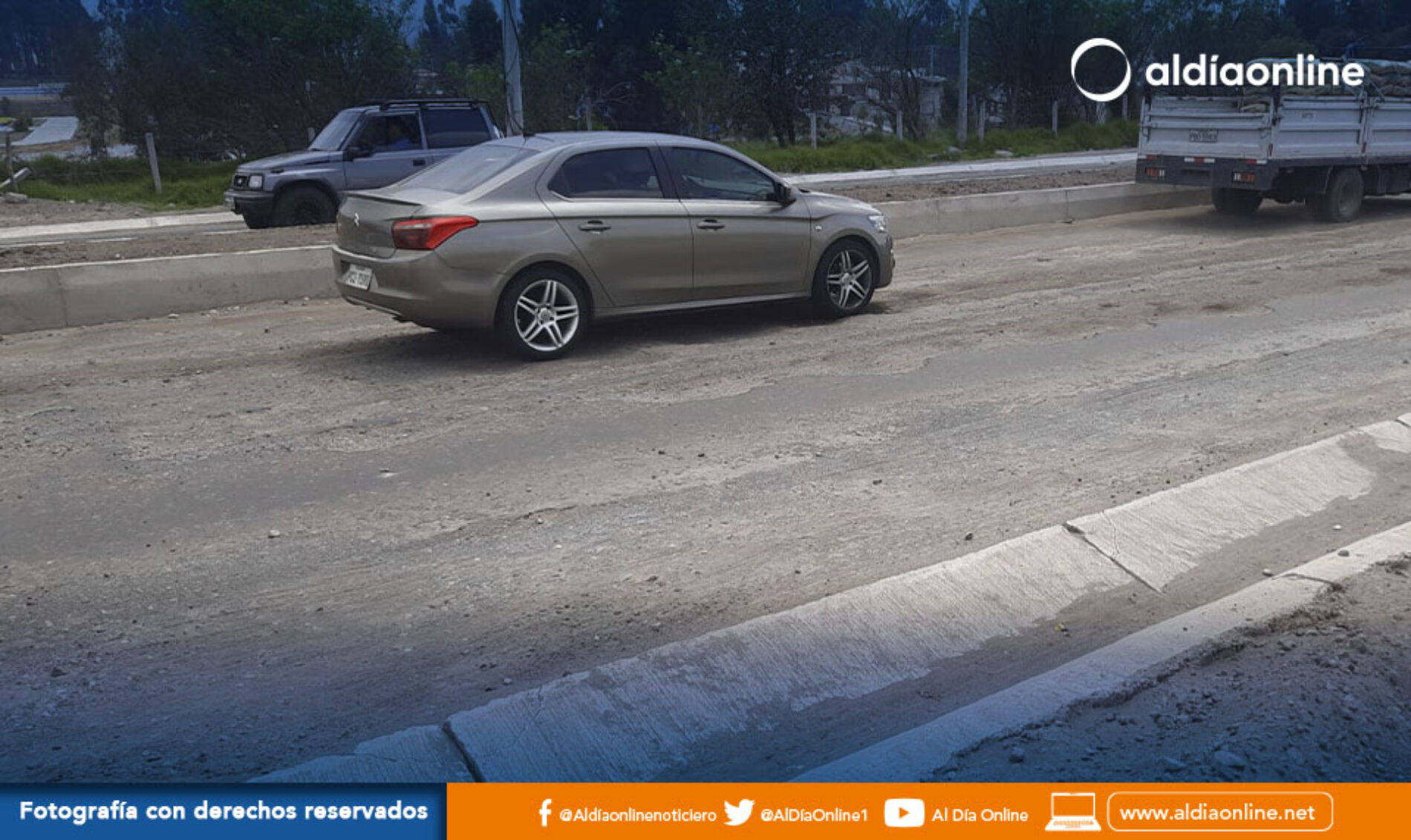 EXISTE PREOCUPACIÓN EN MARCELO JEREZ EDIL DE LATACUNGA, DEBIDO AL ABANDONO DEL INGRESO NORTE. (VIDEO)