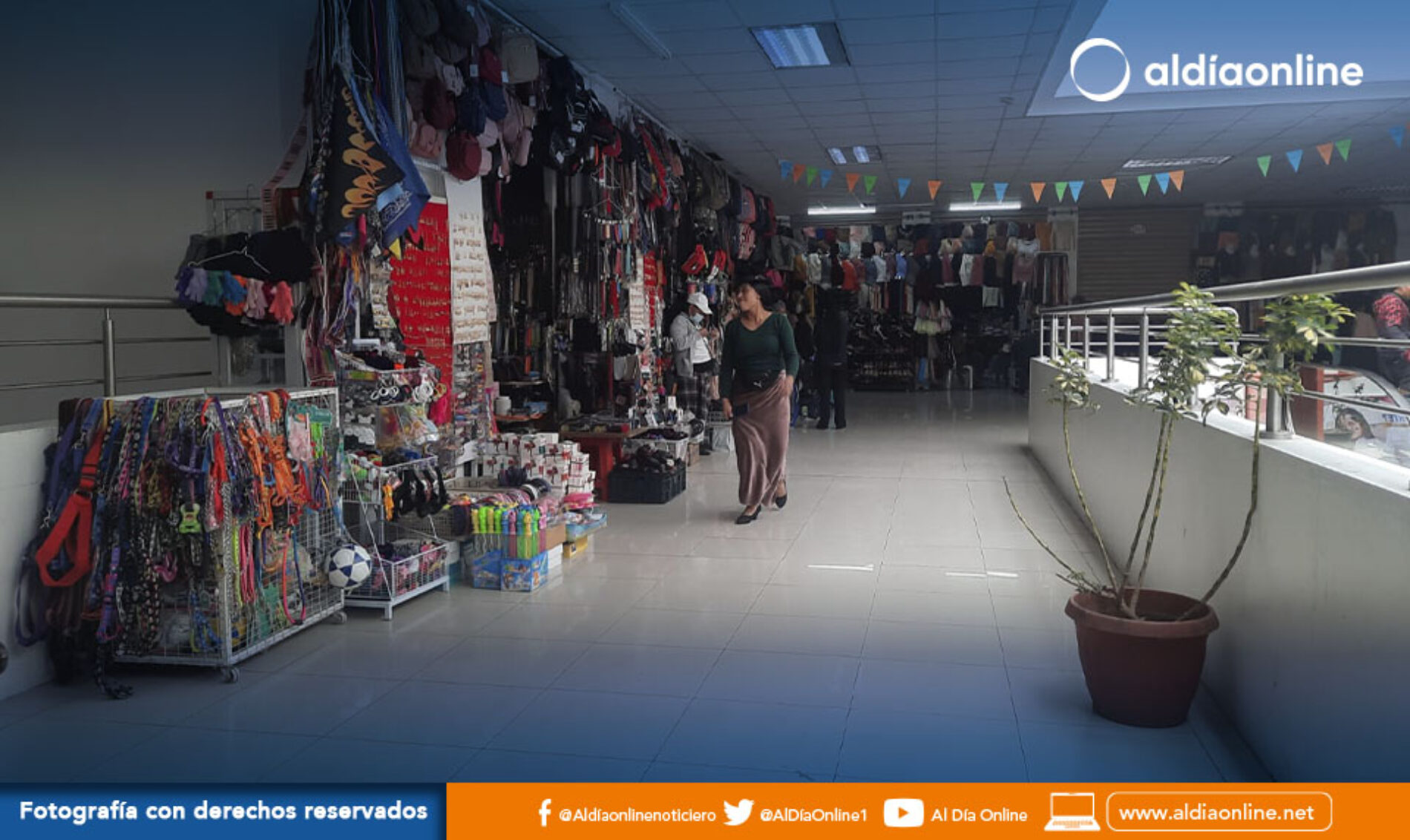 ESPACIOS DISPONIBLES EN CENTRO COMERCIAL Y MERCADO CERRADO DE LATACUNGA. (VIDEO)